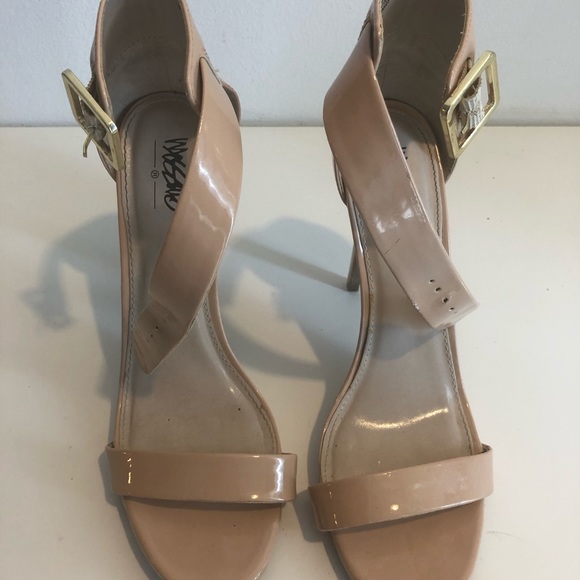 Heels - Picture 2 of 4